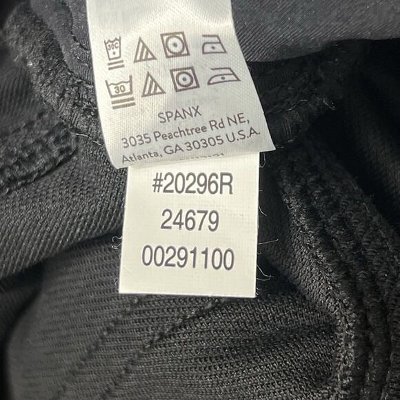 NWT Spanx Jean-ish Pants Womens S Black Capri Crop Jeggings Leggings A373824 - Picture 9 of 9